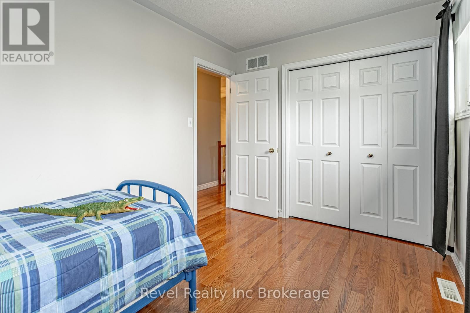 152 NORTH TOWN LINE EAST Image 25