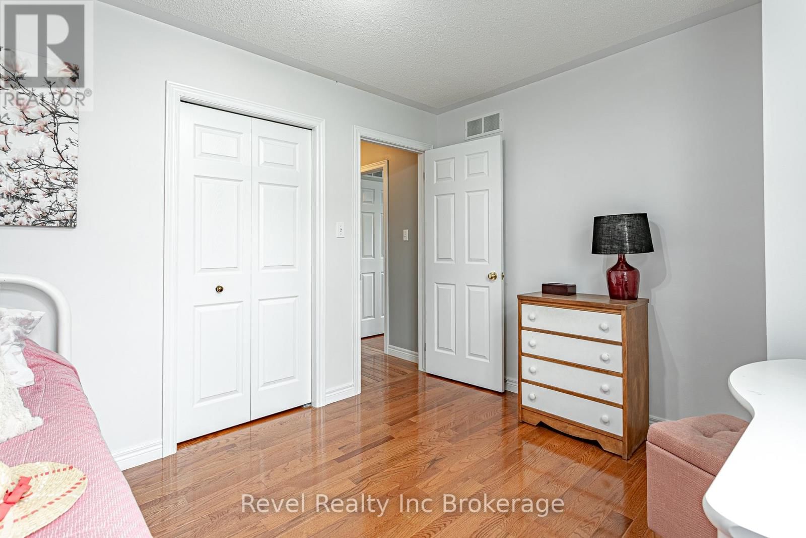 152 NORTH TOWN LINE EAST Image 27