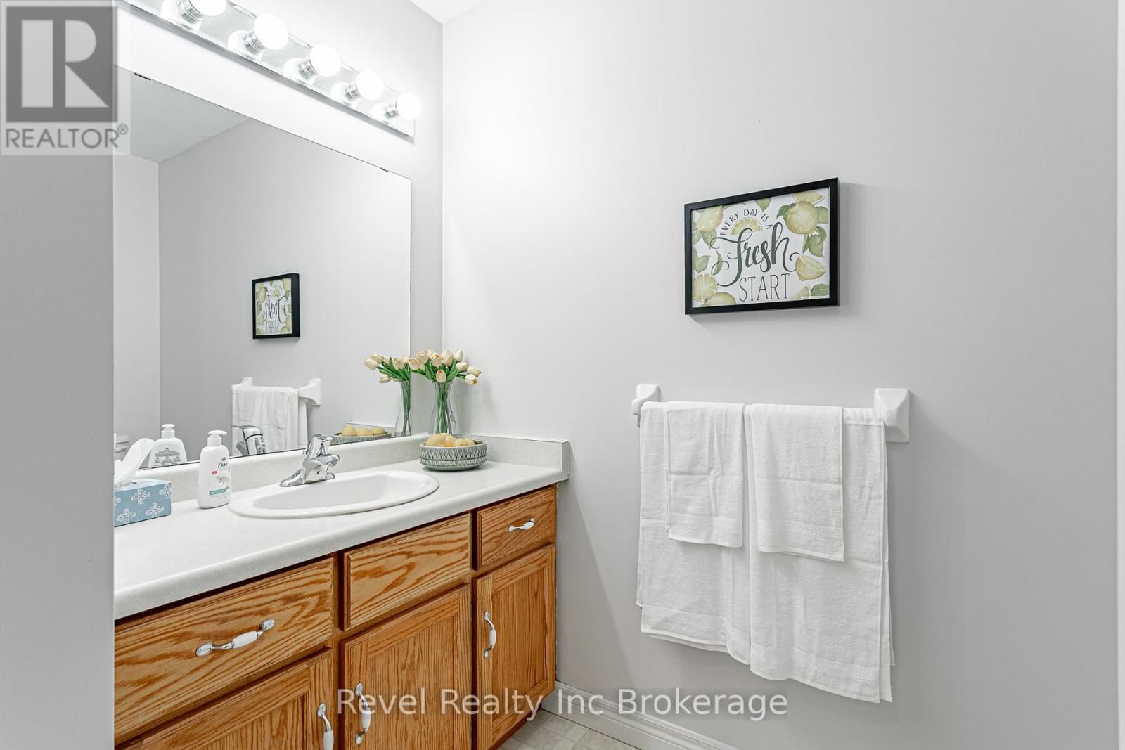 152 NORTH TOWN LINE EAST Image 28