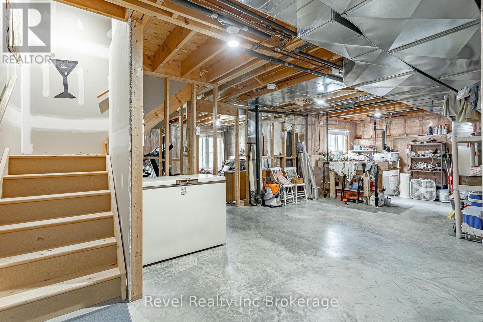 152 NORTH TOWN LINE EAST Image 29