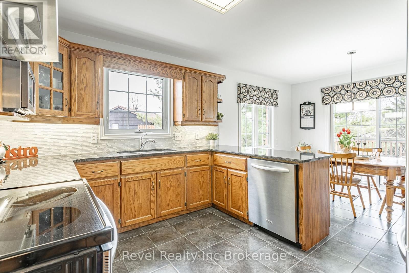 152 NORTH TOWN LINE EAST Image 8