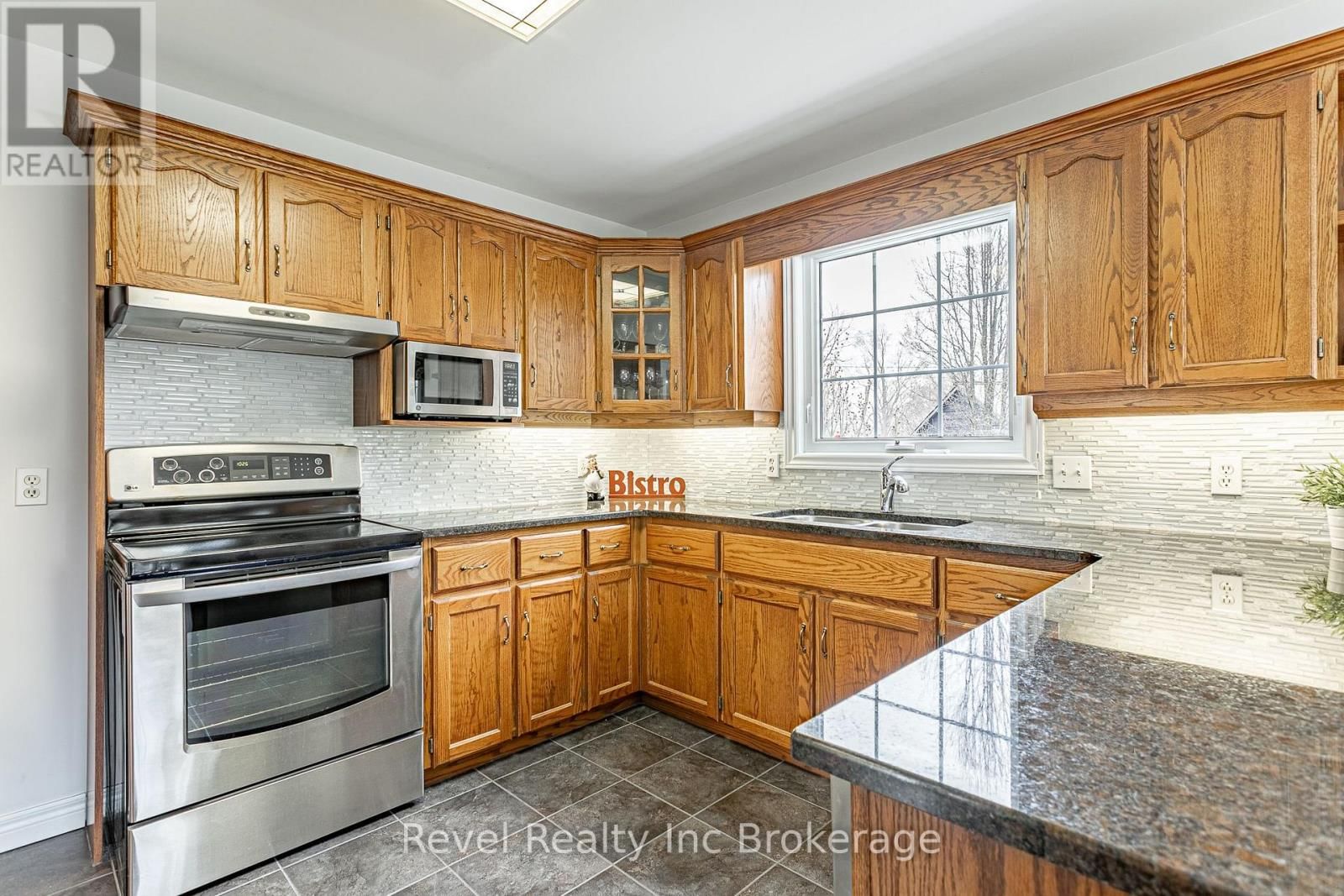 152 NORTH TOWN LINE EAST Image 9