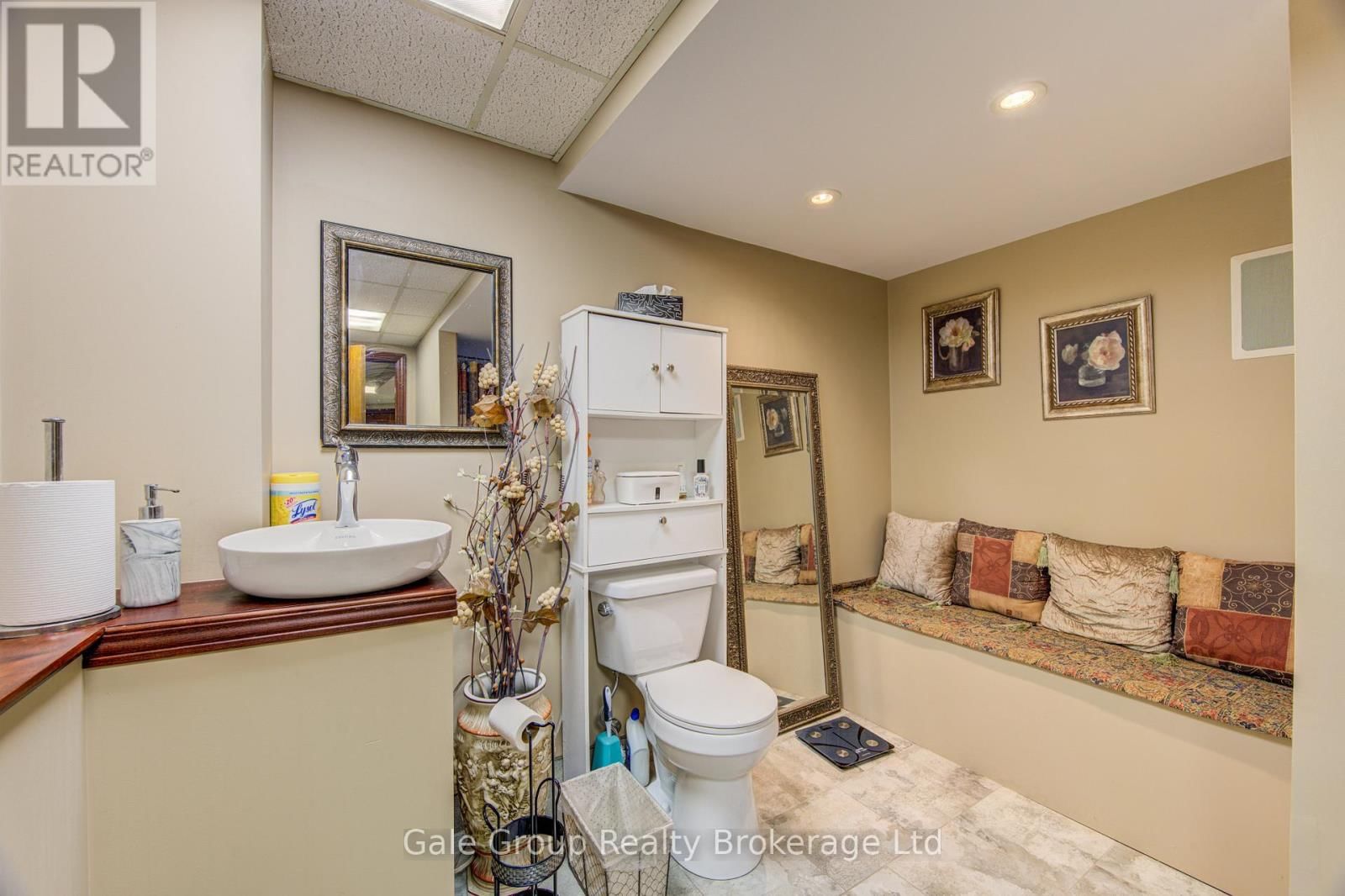 77 LIGHT STREET Image 16