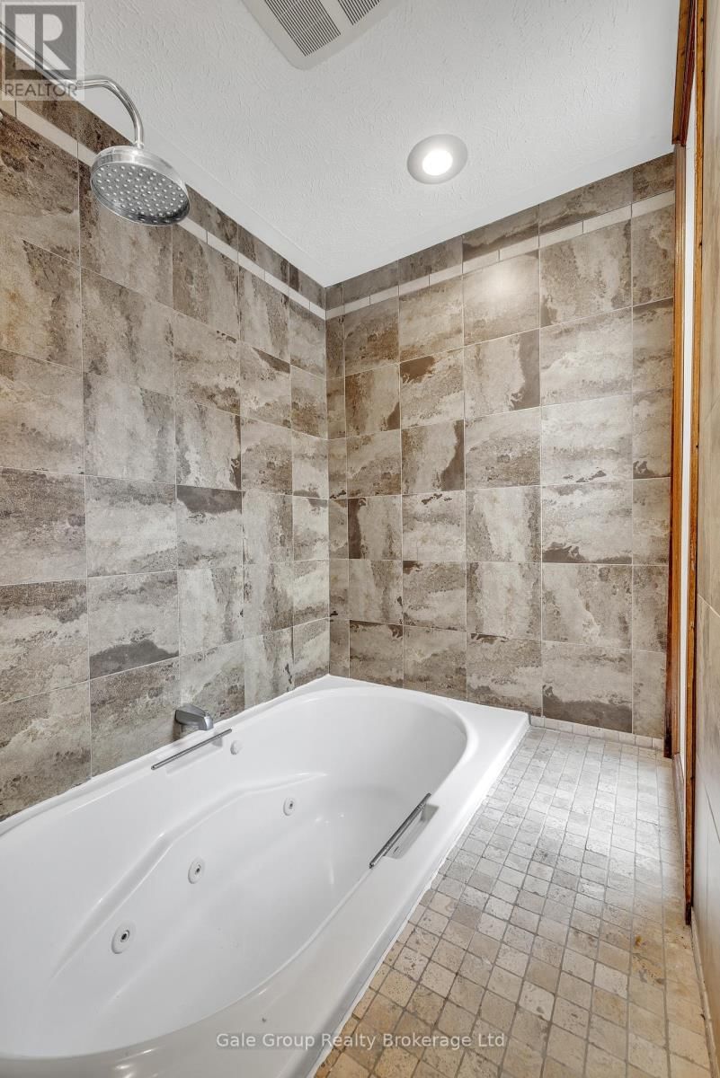 77 LIGHT STREET Image 24