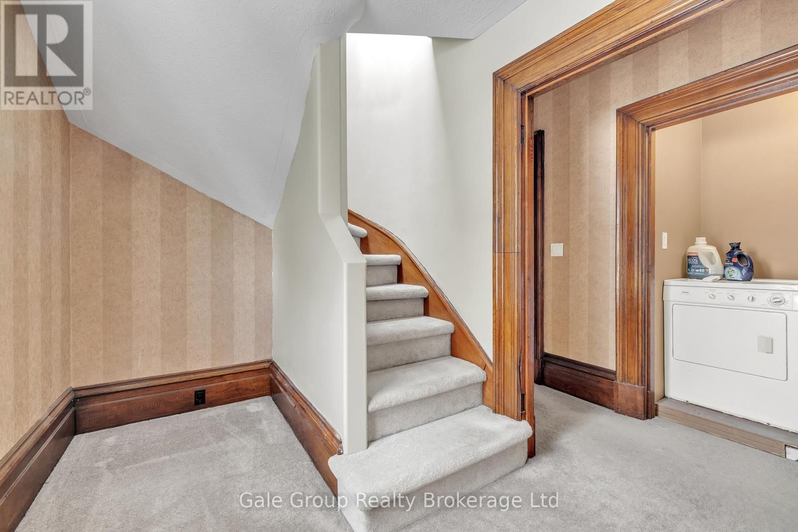 77 LIGHT STREET Image 26