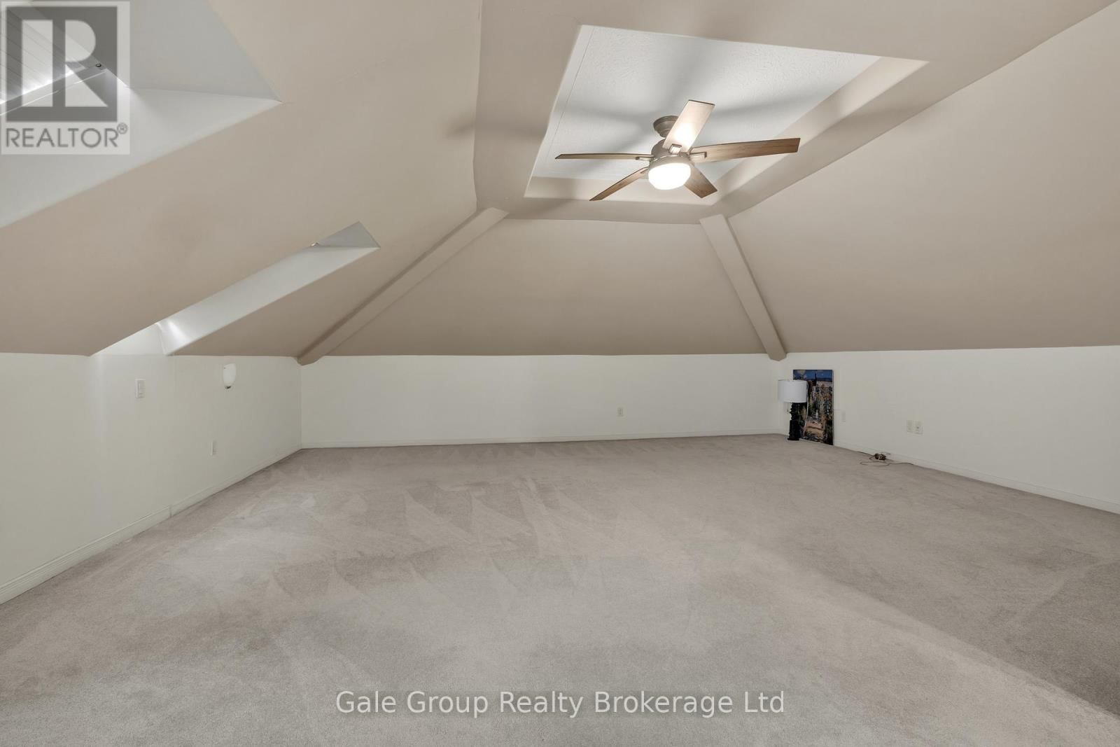 77 LIGHT STREET Image 28