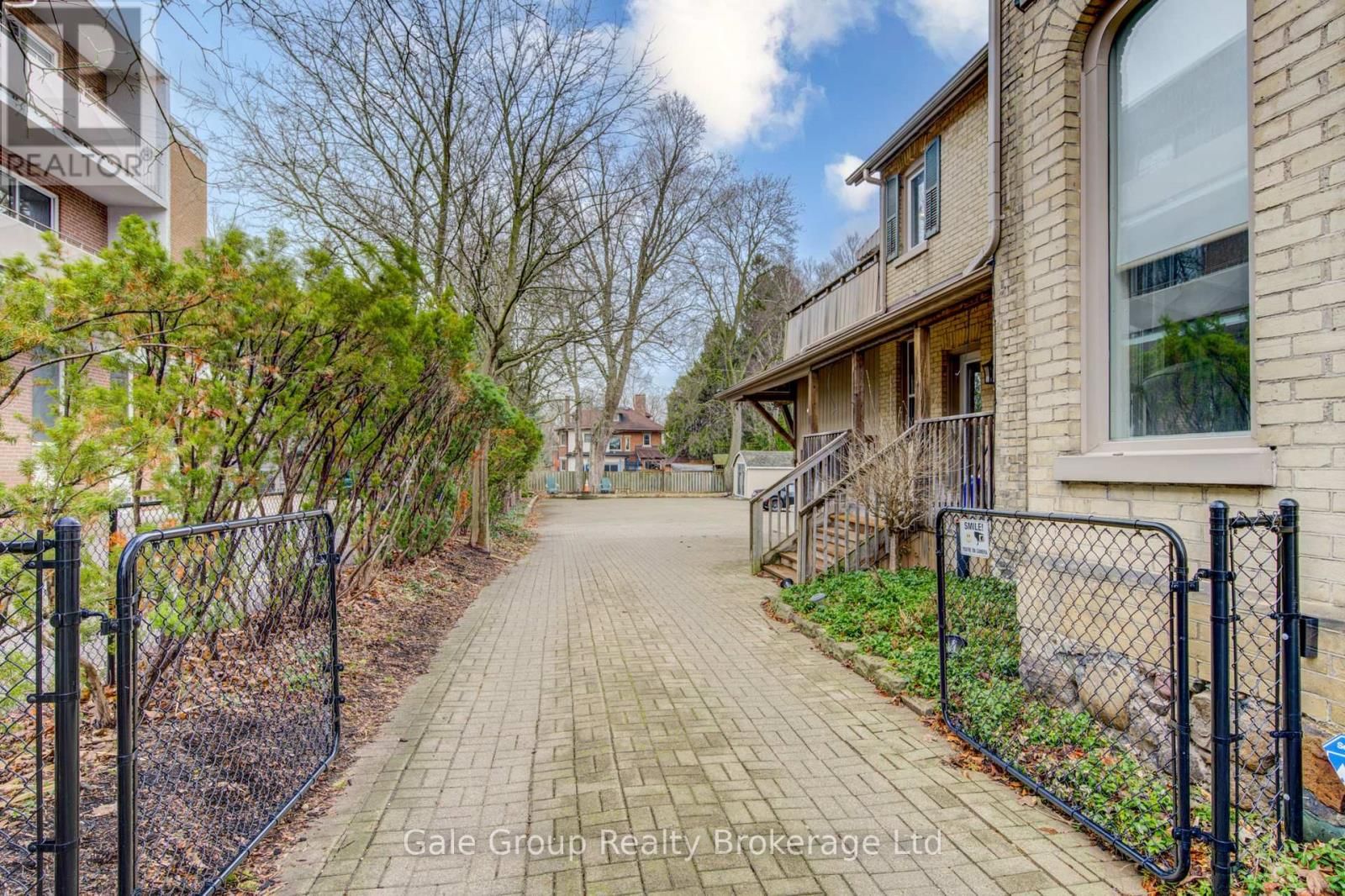 77 LIGHT STREET Image 33