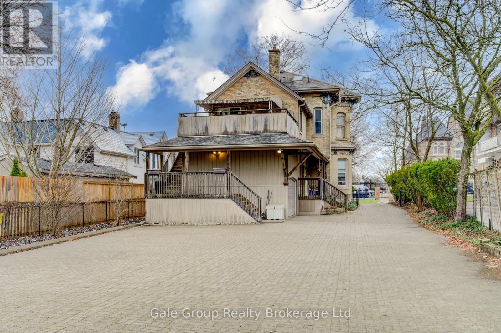 77 LIGHT STREET Image 36