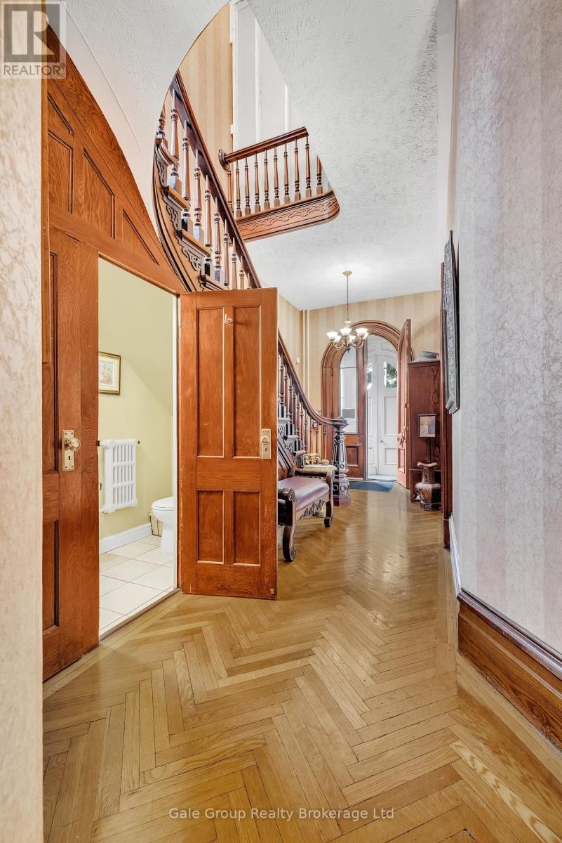 77 LIGHT STREET Image 4