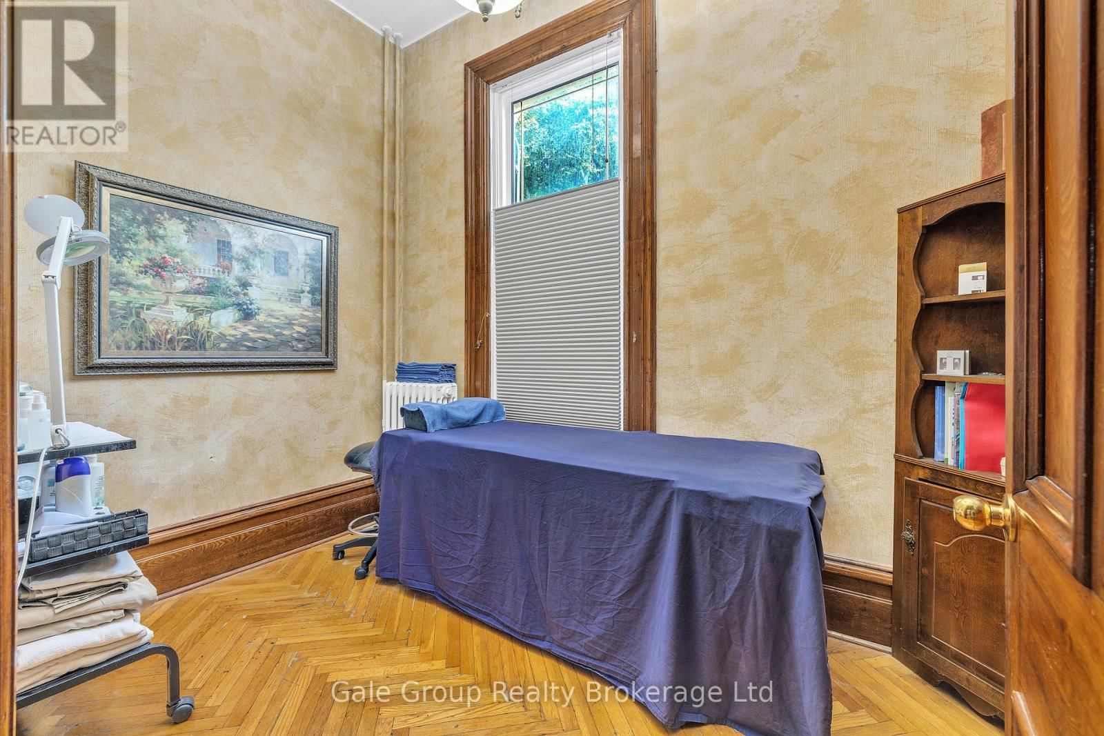 77 LIGHT STREET Image 9