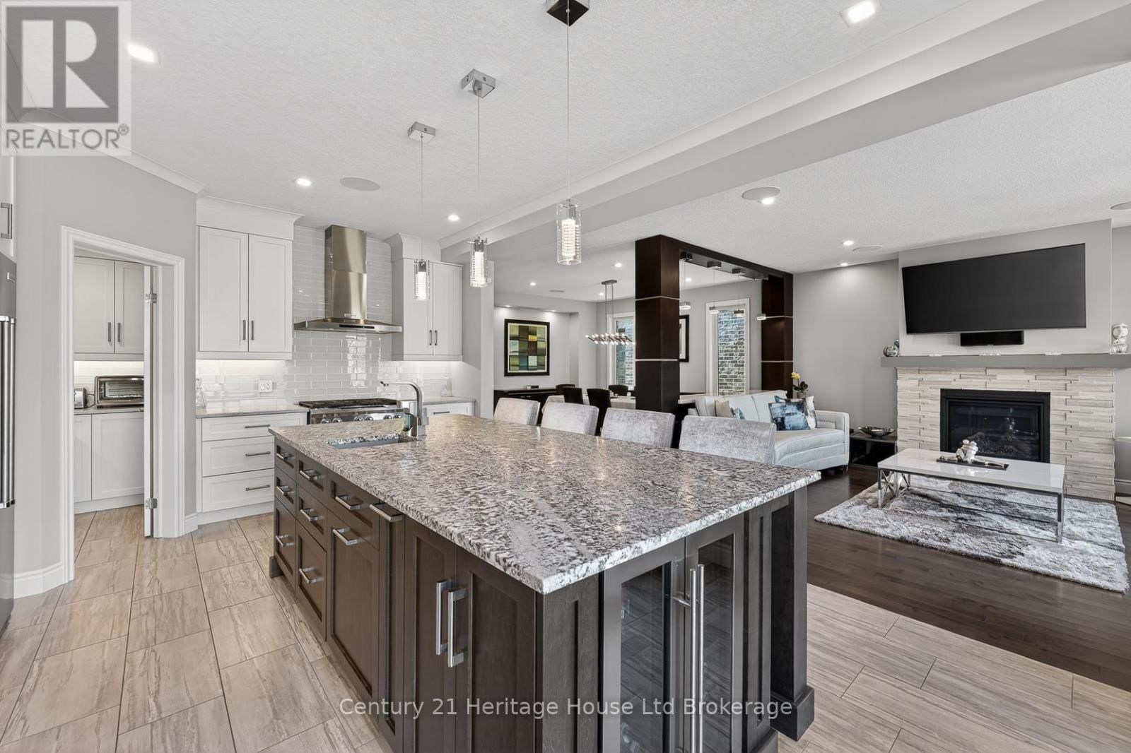 349 MASTERS DRIVE Image 17