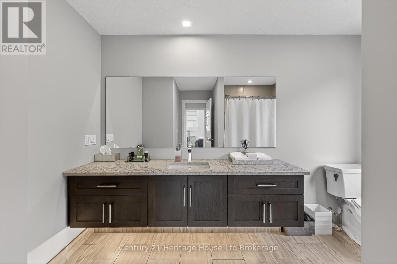 349 MASTERS DRIVE Image 31