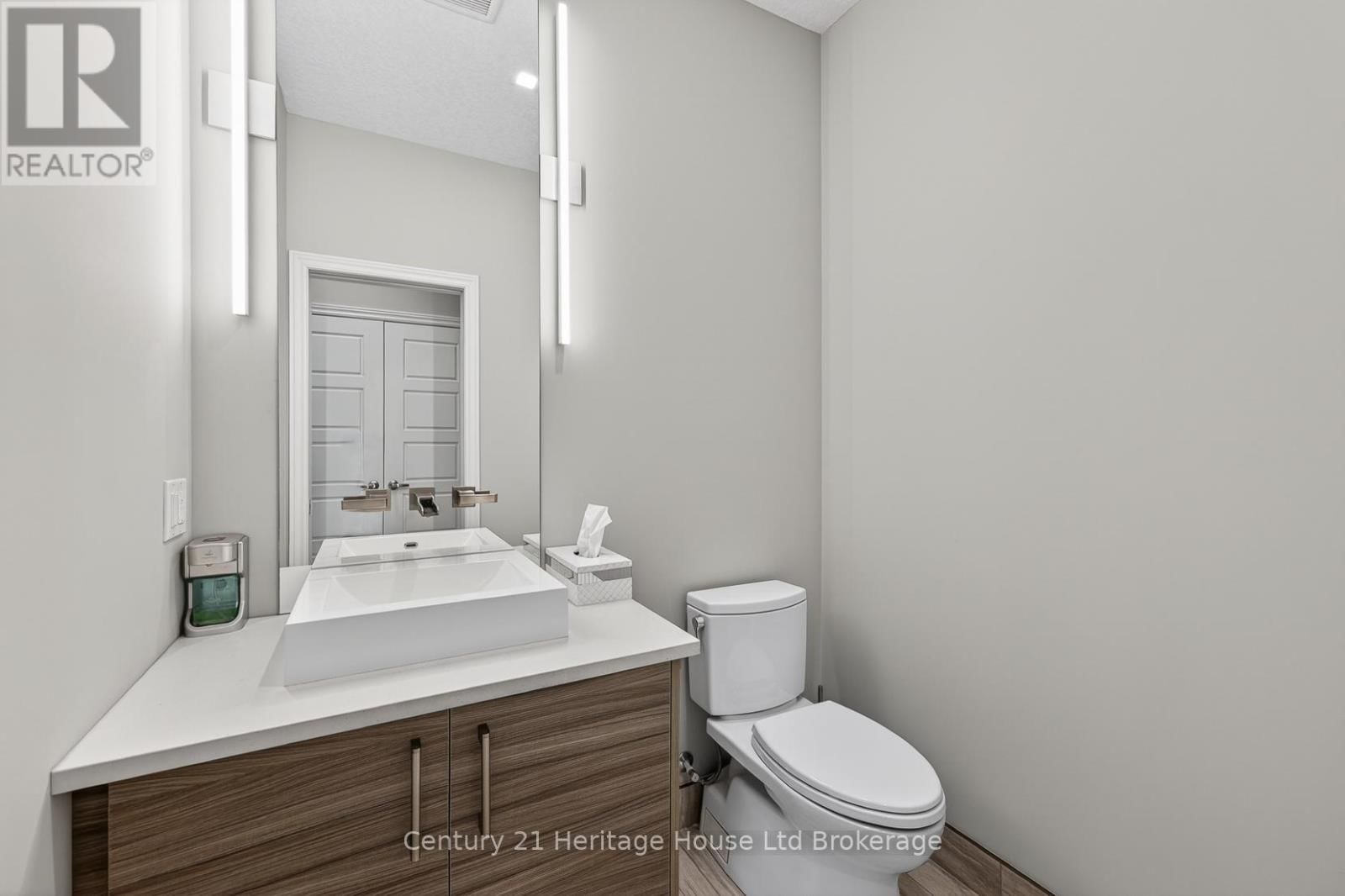 349 MASTERS DRIVE Image 9