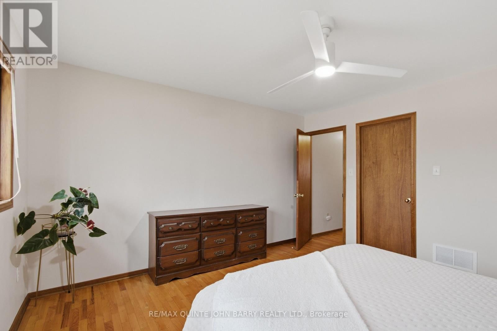 46 TWELVE O'CLOCK PT ROAD Image 20