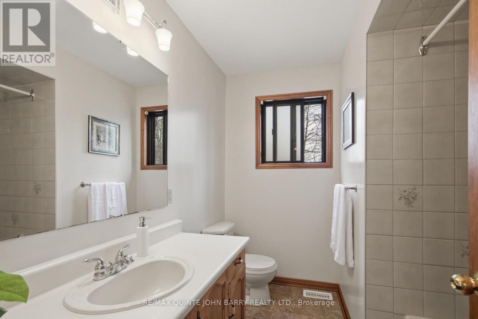 46 TWELVE O'CLOCK PT ROAD Image 24