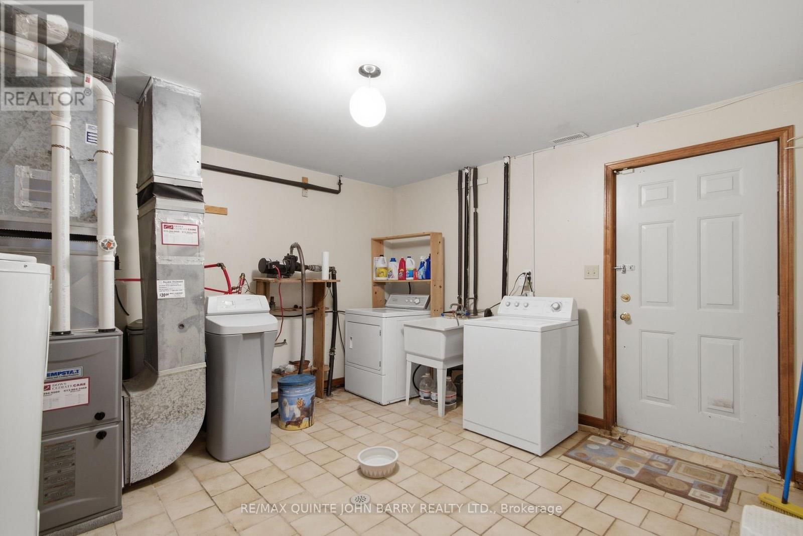 46 TWELVE O'CLOCK PT ROAD Image 34