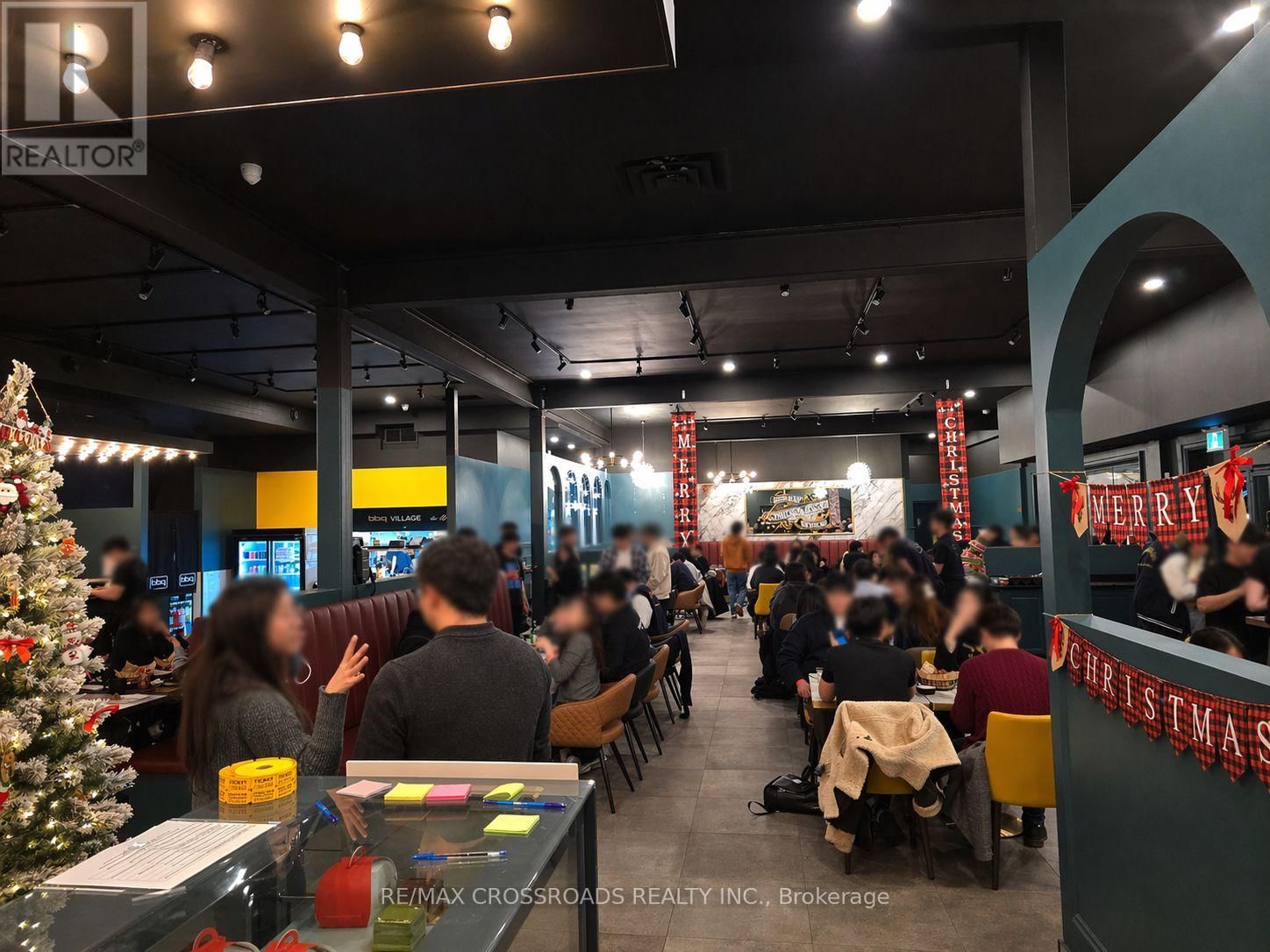 140 UNIVERSITY AVENUE WEST Image 2