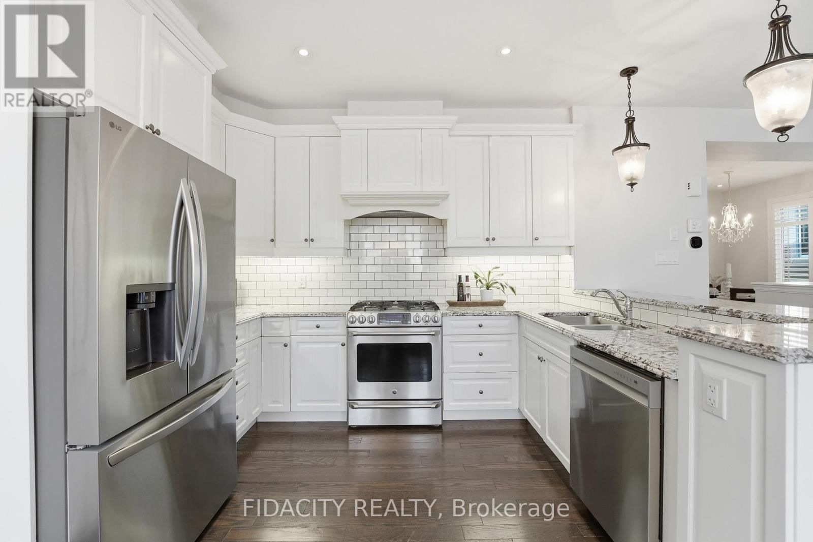 374 GALLANTRY WAY Image 14