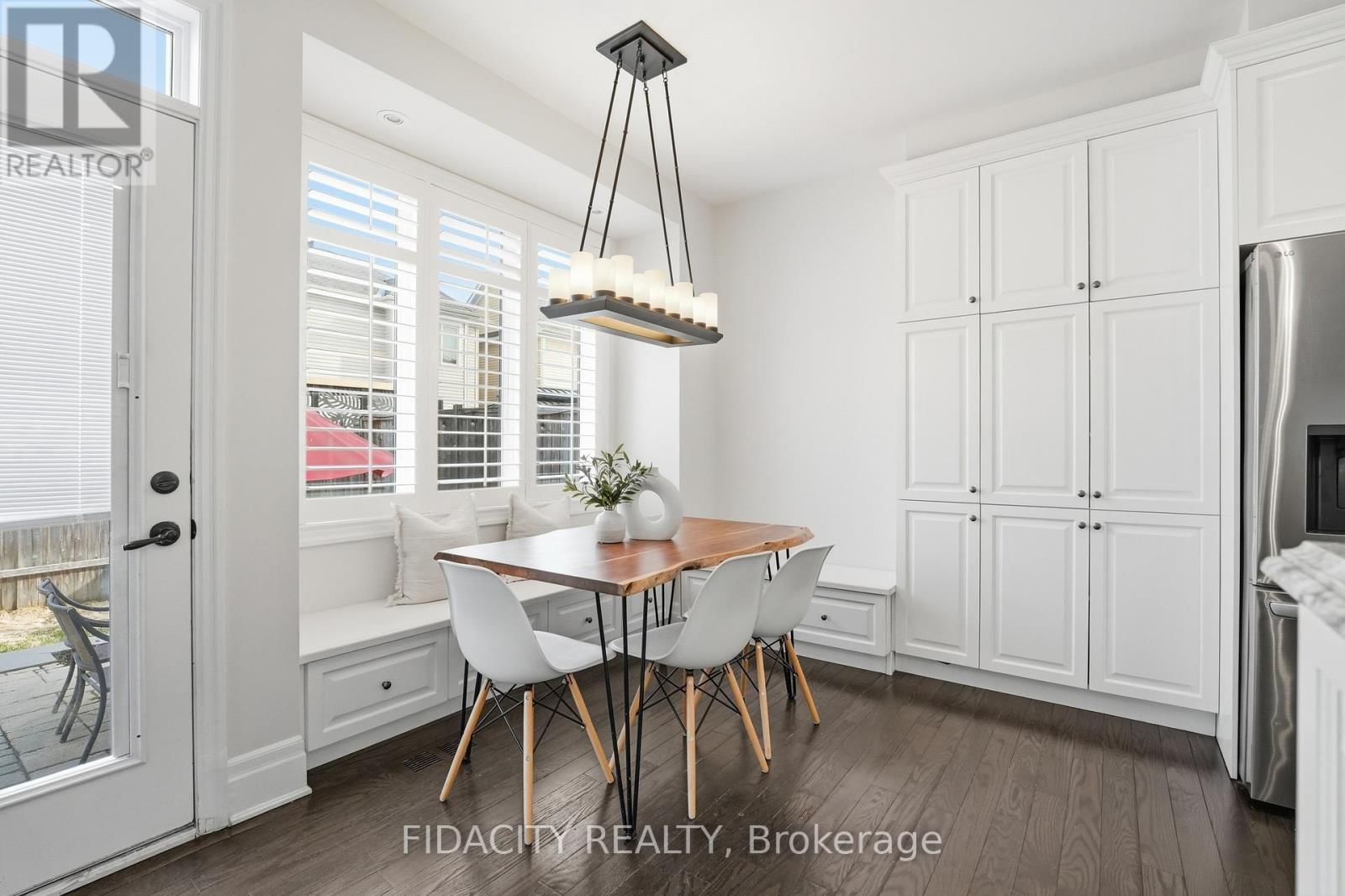 374 GALLANTRY WAY Image 18