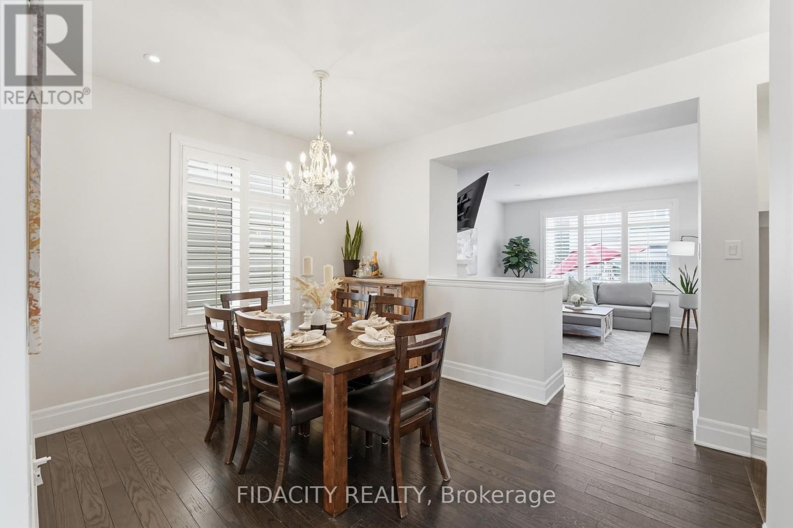 374 GALLANTRY WAY Image 2