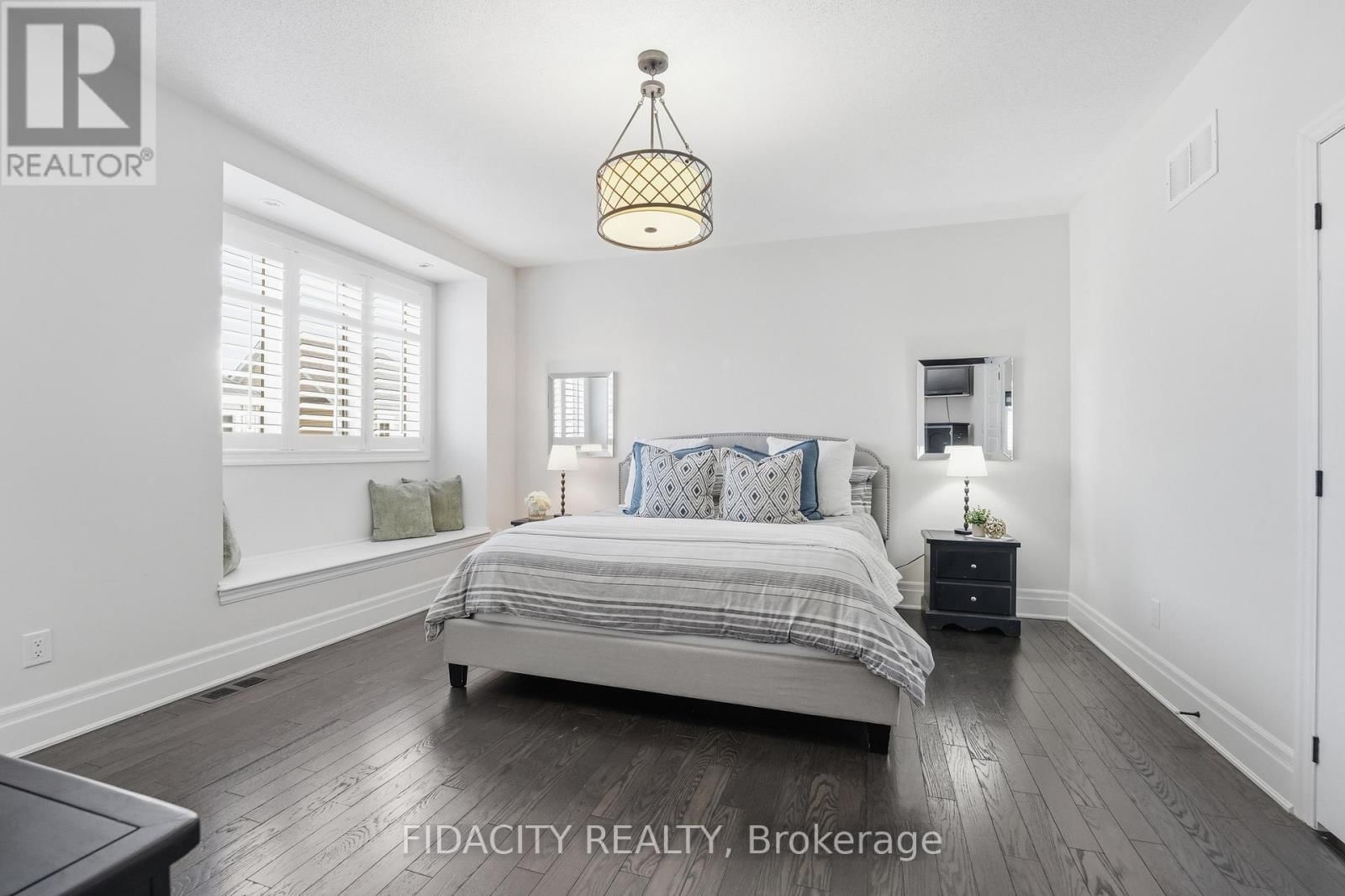 374 GALLANTRY WAY Image 21