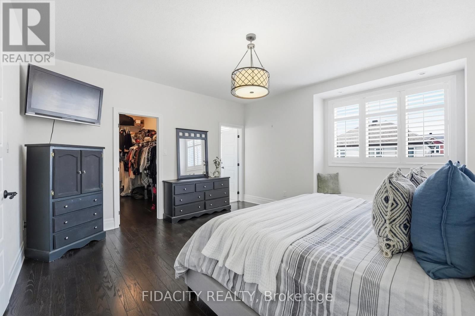 374 GALLANTRY WAY Image 23