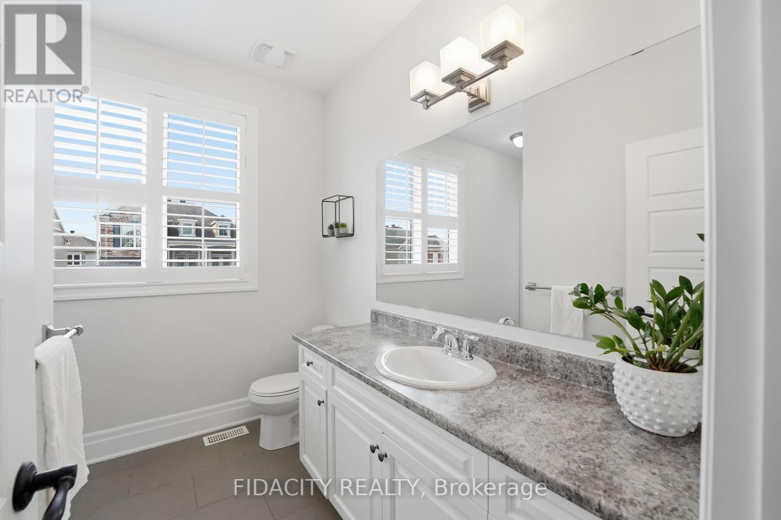 374 GALLANTRY WAY Image 28