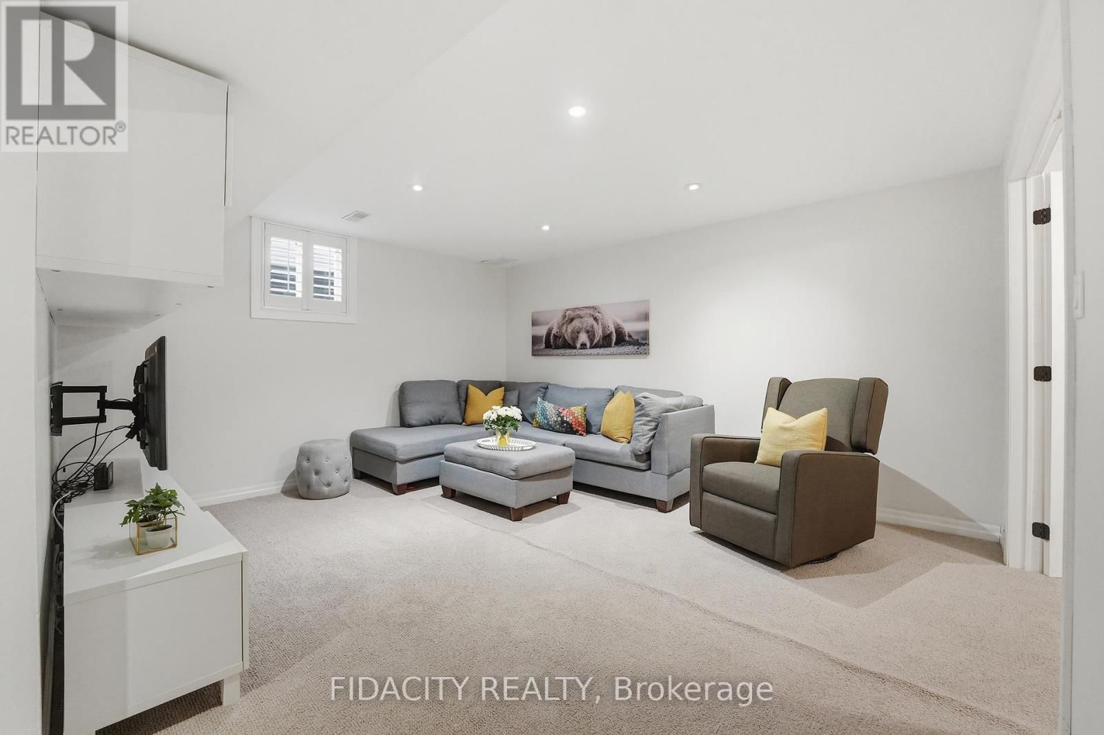 374 GALLANTRY WAY Image 33