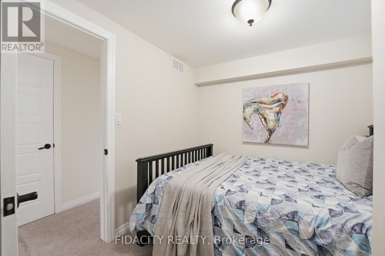 374 GALLANTRY WAY Image 35