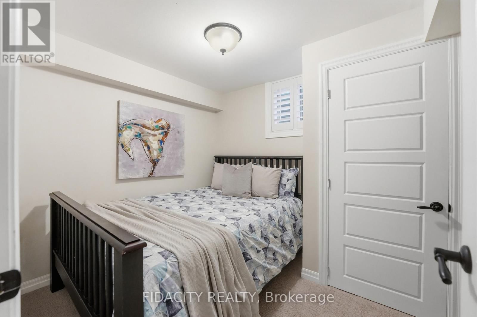 374 GALLANTRY WAY Image 36