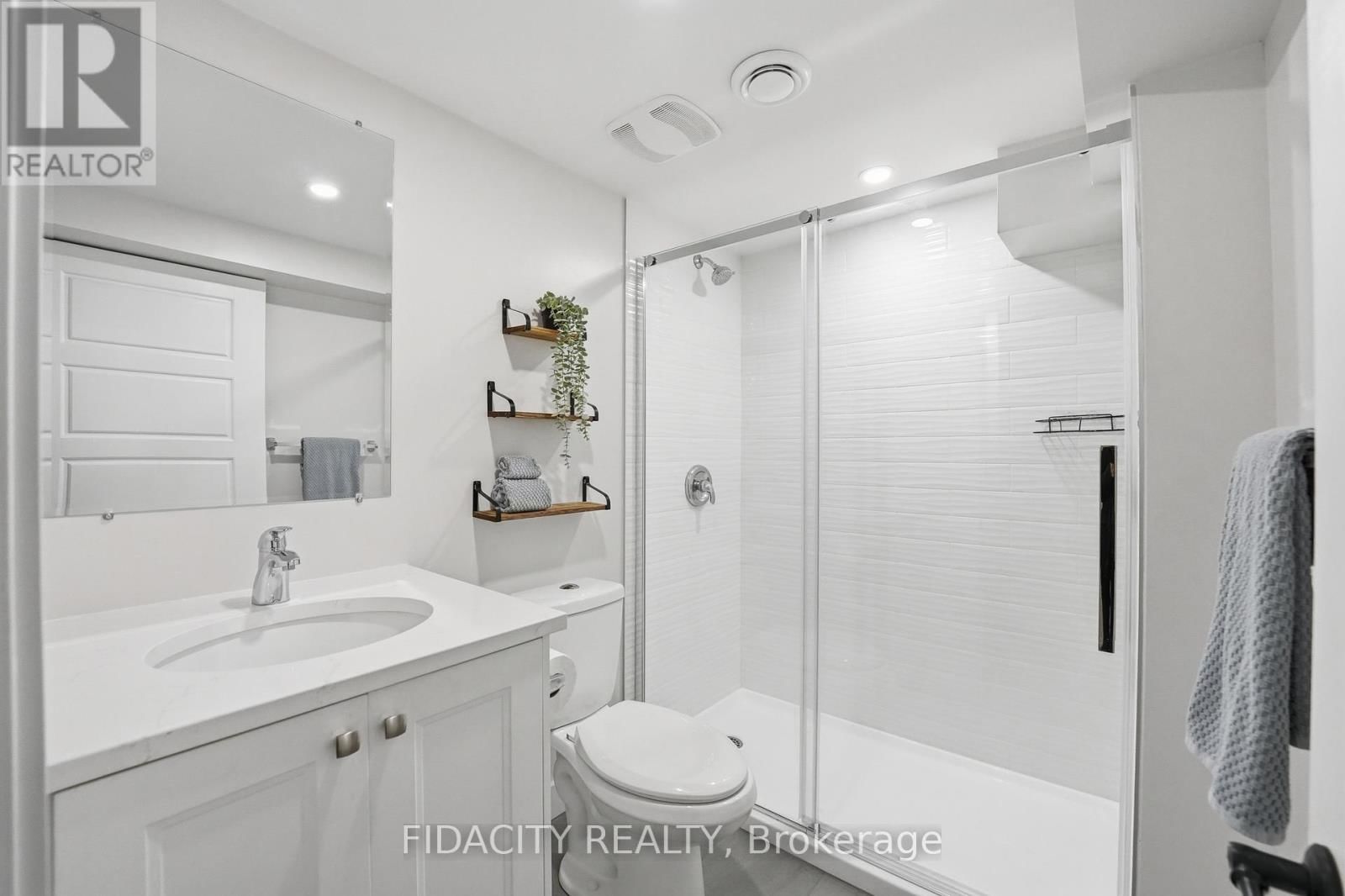 374 GALLANTRY WAY Image 37