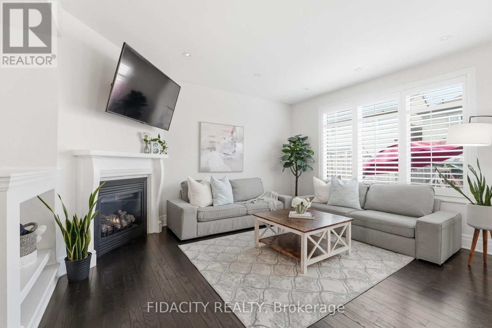 374 GALLANTRY WAY Image 5