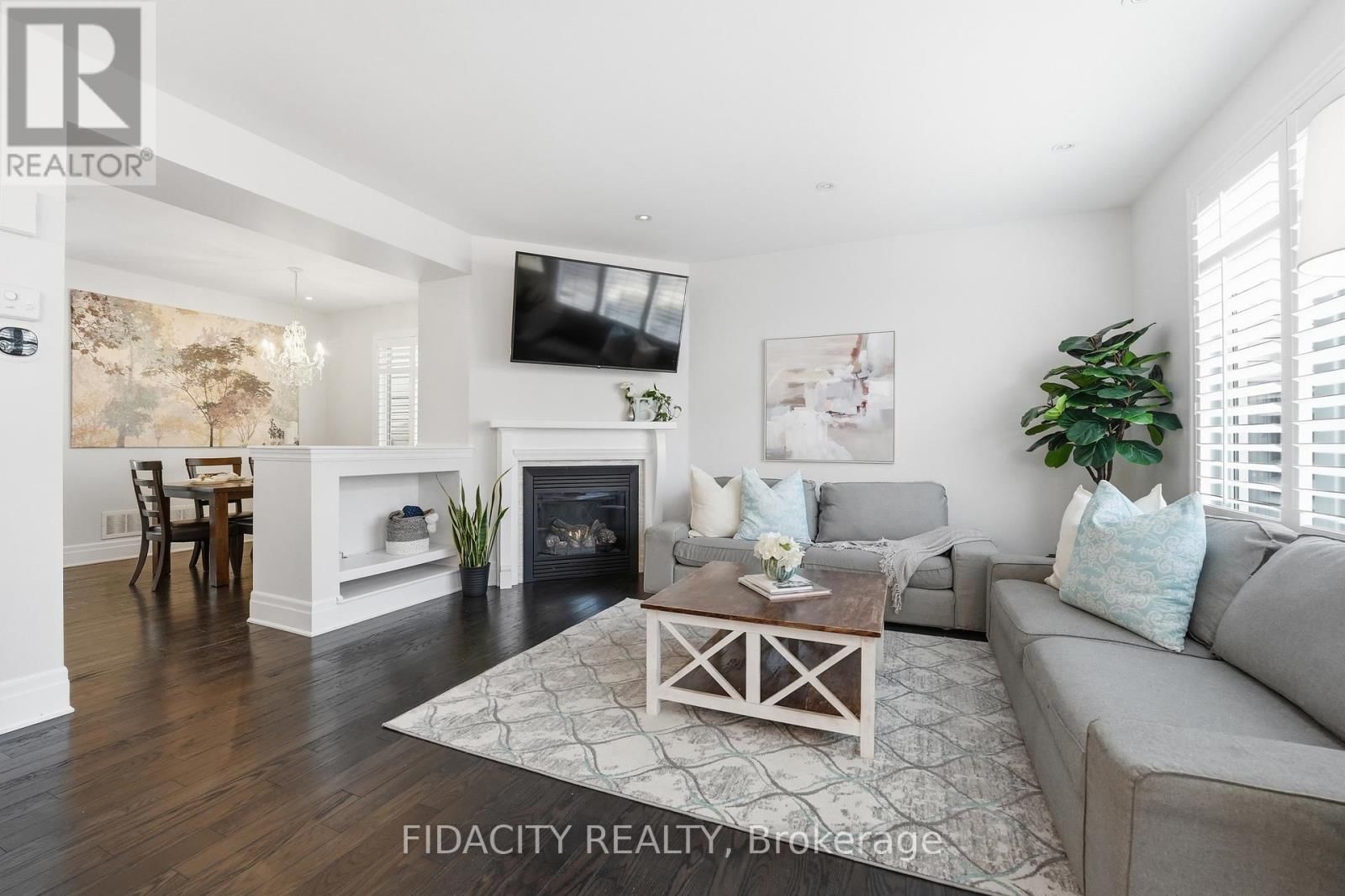 374 GALLANTRY WAY Image 6