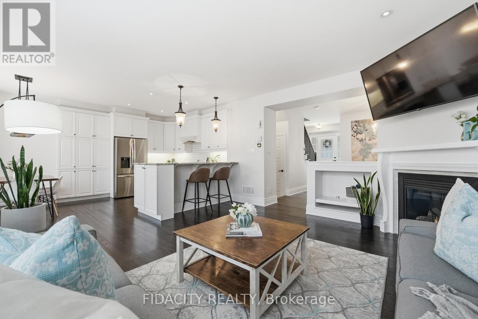 374 GALLANTRY WAY Image 7