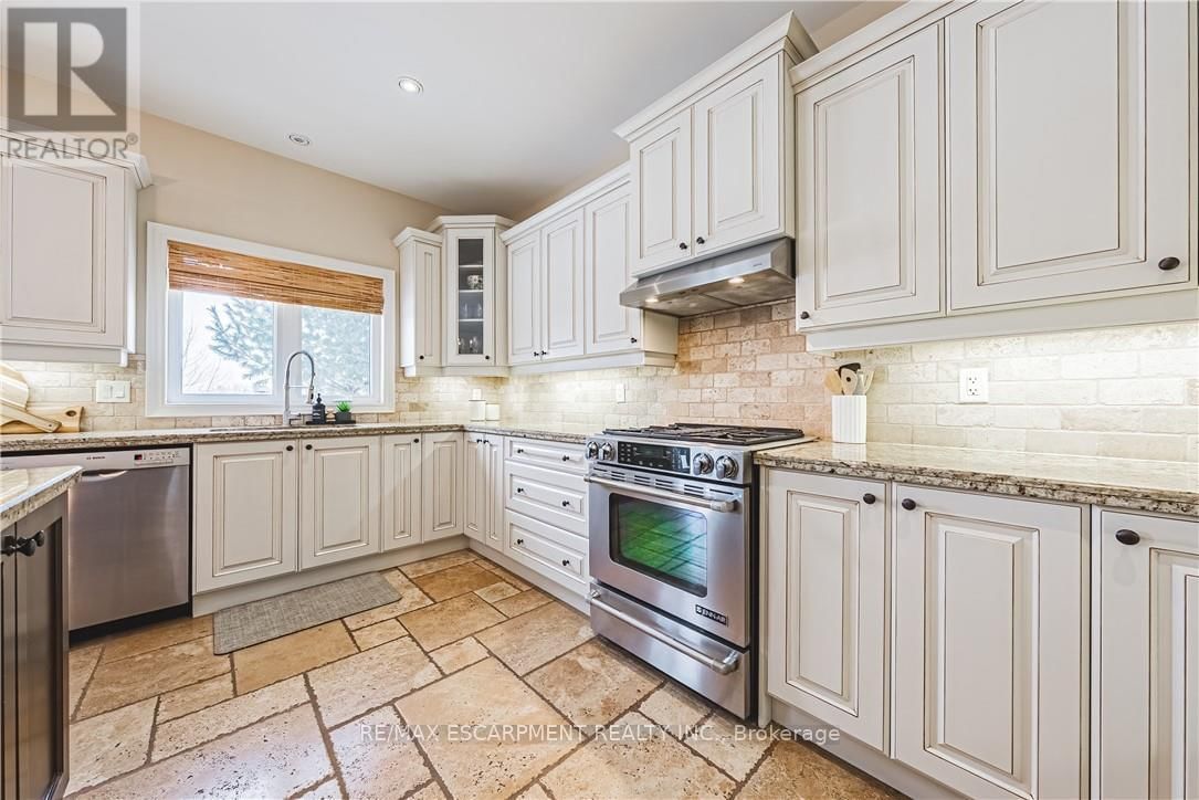 35 GRETI DRIVE Image 11