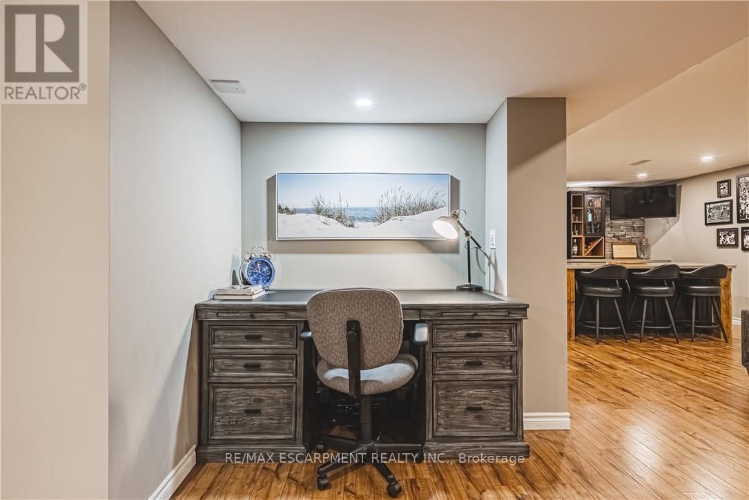 35 GRETI DRIVE Image 32