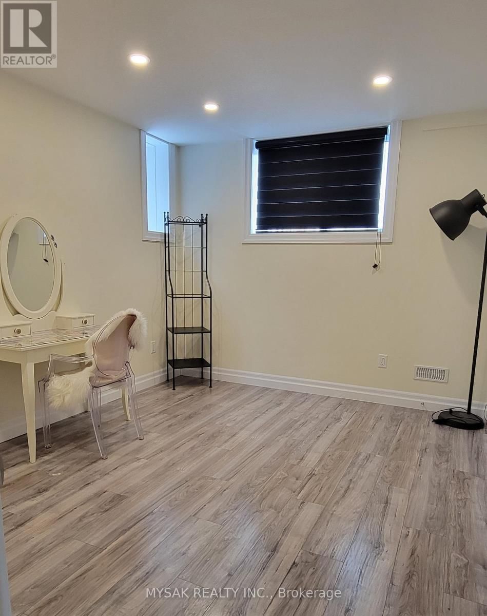 1 - 293 BLUCHER BOULEVARD Image 8