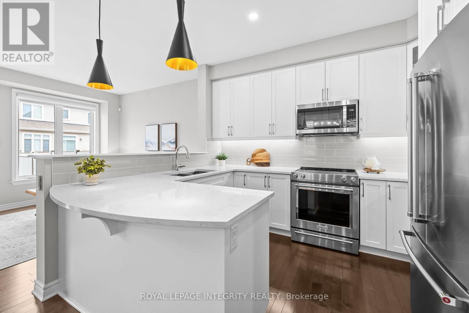 821 INDICA STREET Image 16