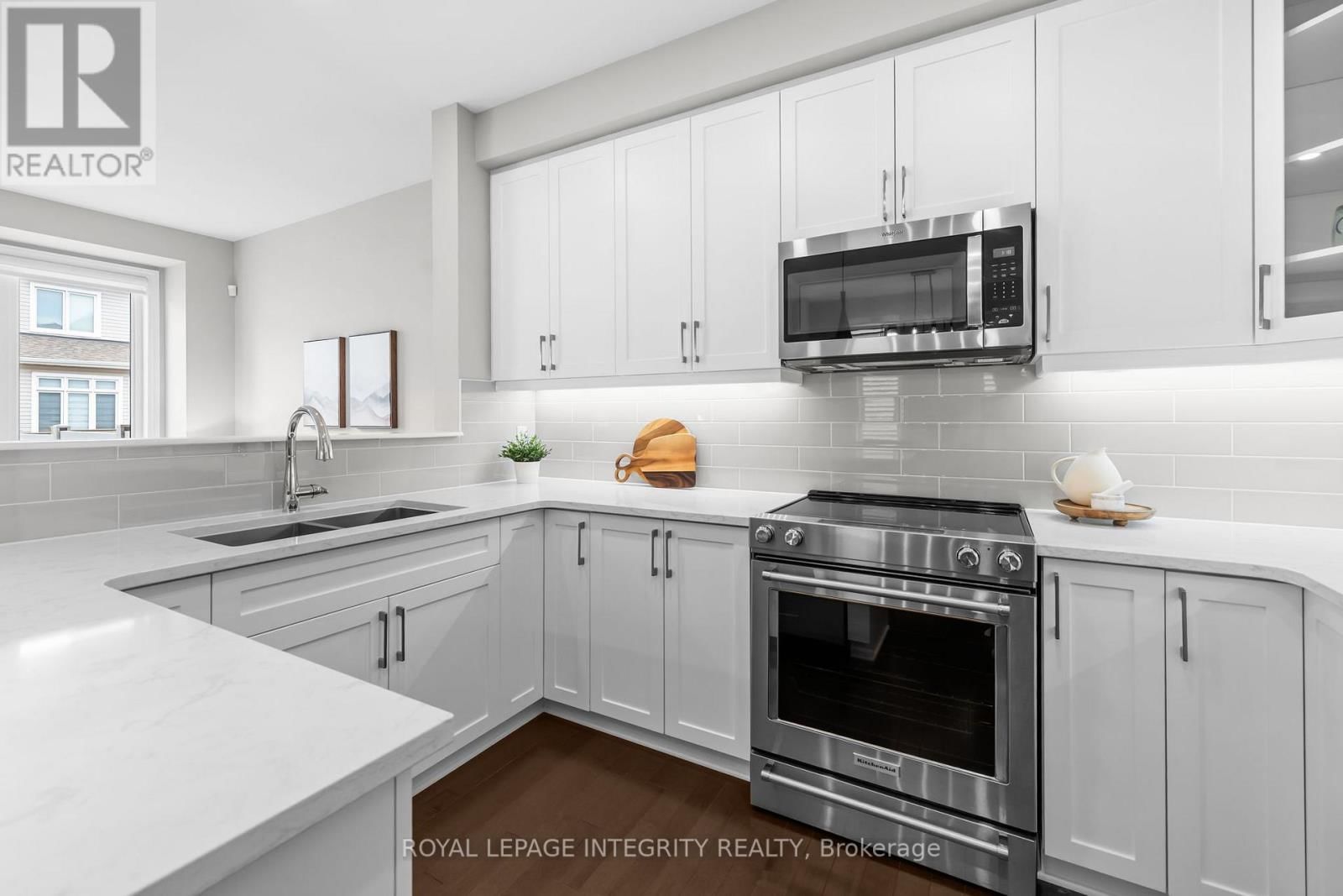 821 INDICA STREET Image 18