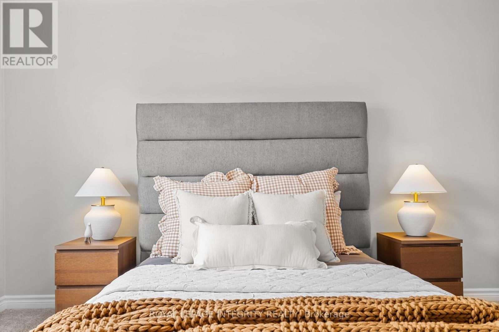 821 INDICA STREET Image 24