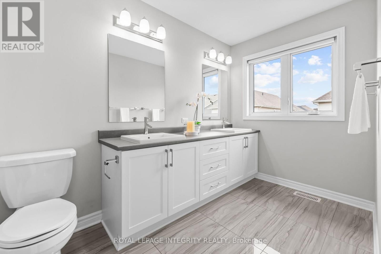 821 INDICA STREET Image 25