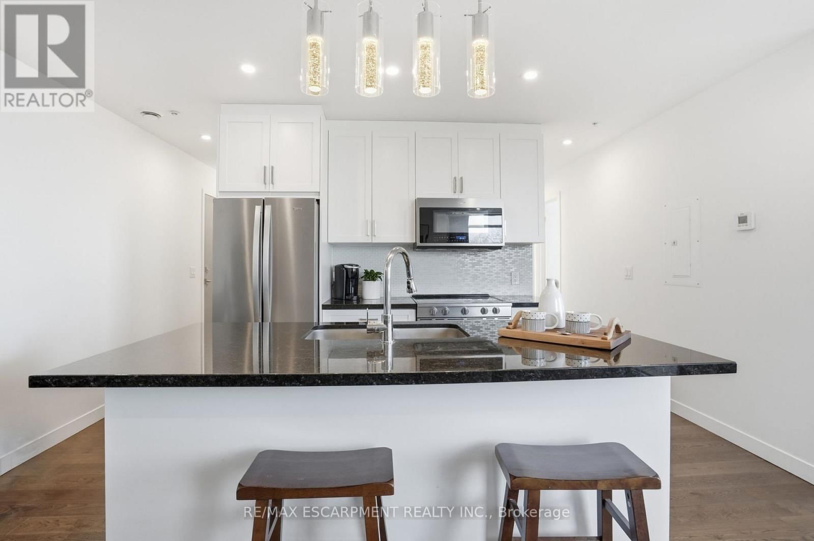 307 - 467 CHARLTON AVENUE EAST Image 11