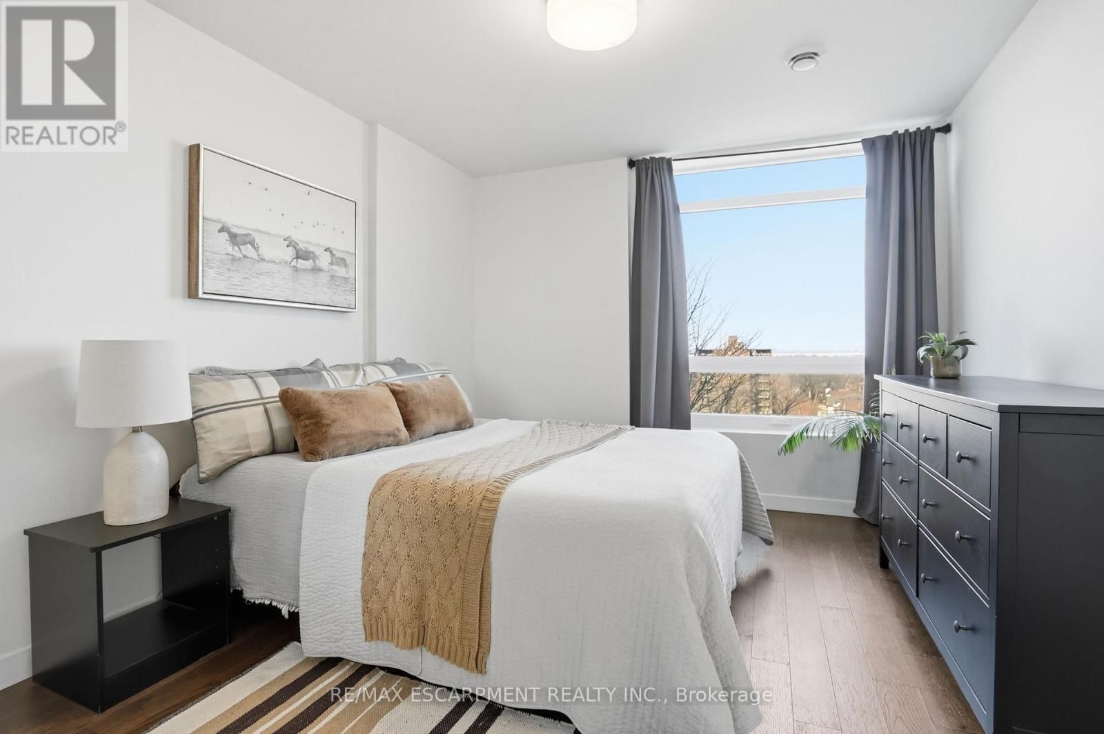 307 - 467 CHARLTON AVENUE EAST Image 17