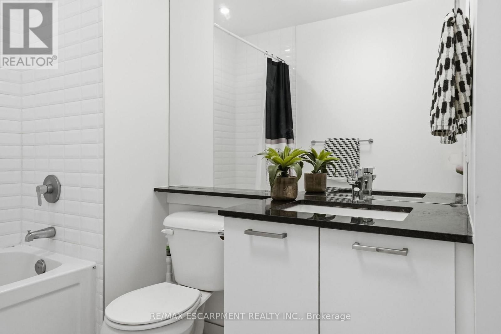 307 - 467 CHARLTON AVENUE EAST Image 20