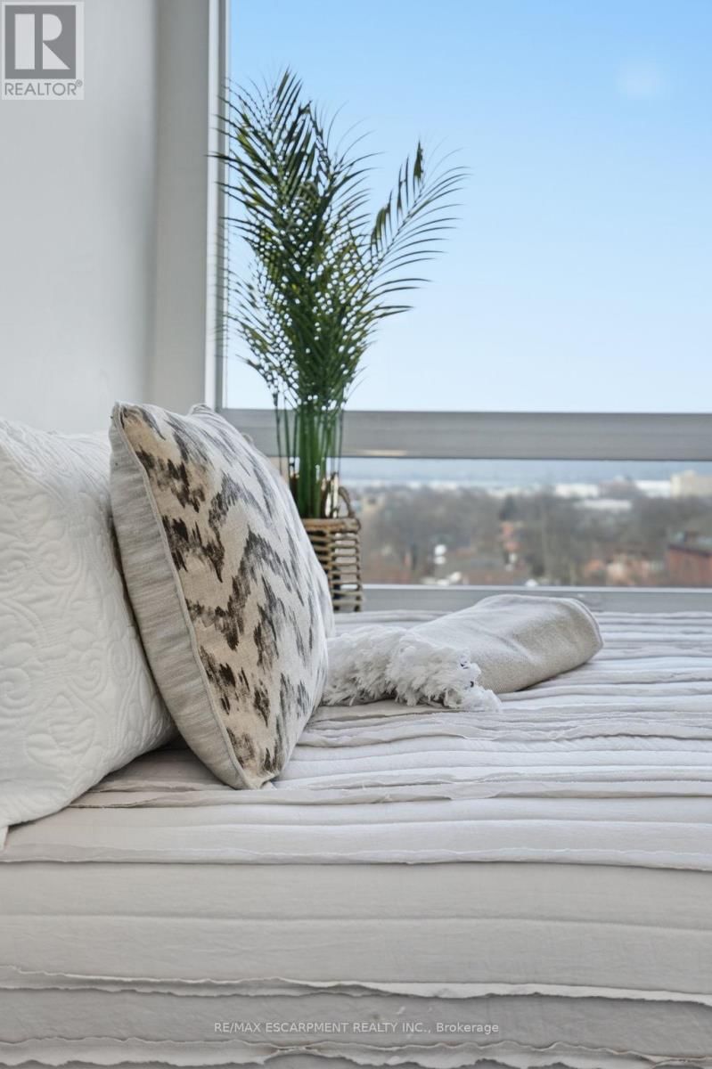 307 - 467 CHARLTON AVENUE EAST Image 25