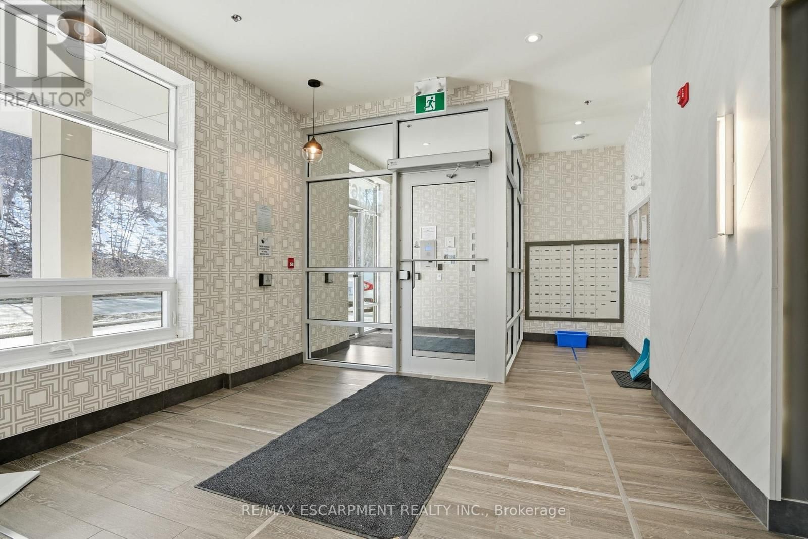 307 - 467 CHARLTON AVENUE EAST Image 5