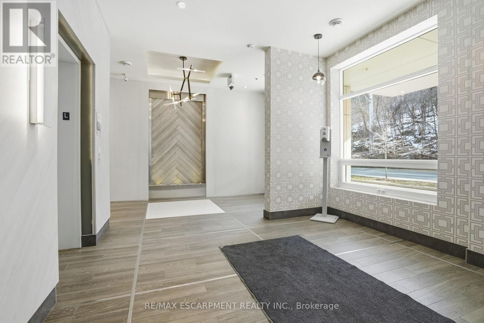 307 - 467 CHARLTON AVENUE EAST Image 6