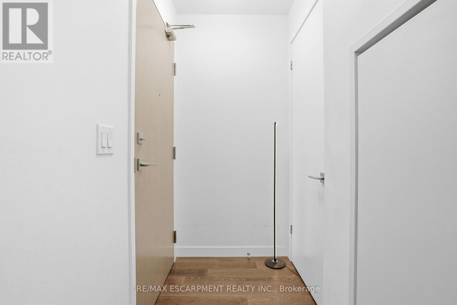 307 - 467 CHARLTON AVENUE EAST Image 7