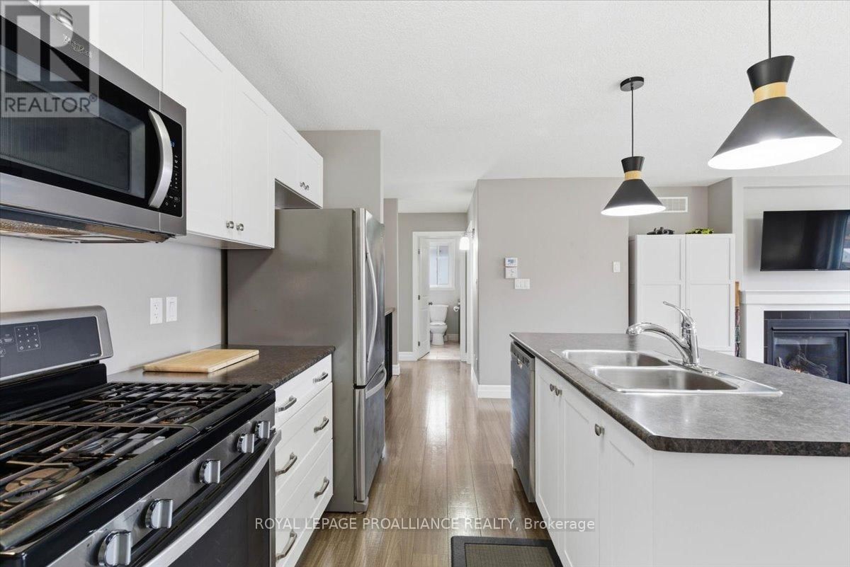 68 CORTLAND CRESCENT Image 11