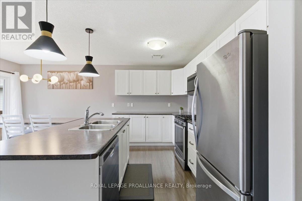 68 CORTLAND CRESCENT Image 13